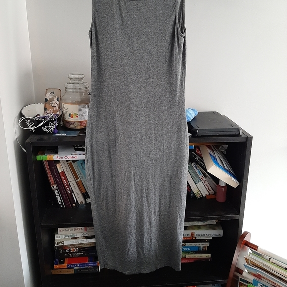 Euc dress from uk. Us size 8 fits a small - Picture 2 of 4